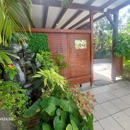 Apartamento Label kafé Bouillante Exterior foto